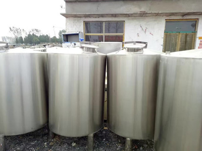 傲龍轉(zhuǎn)讓二手玻璃鋼儲(chǔ)罐 儲(chǔ)油罐 貯存罐 各種型號(hào)