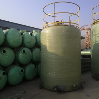 浩凱制造 專業(yè)打造加厚玻璃鋼儲罐與地埋玻璃鋼污水罐